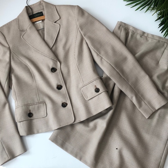Harve Benard Dresses & Skirts - Harve  Bernard brown women’s two piece suit size 8
